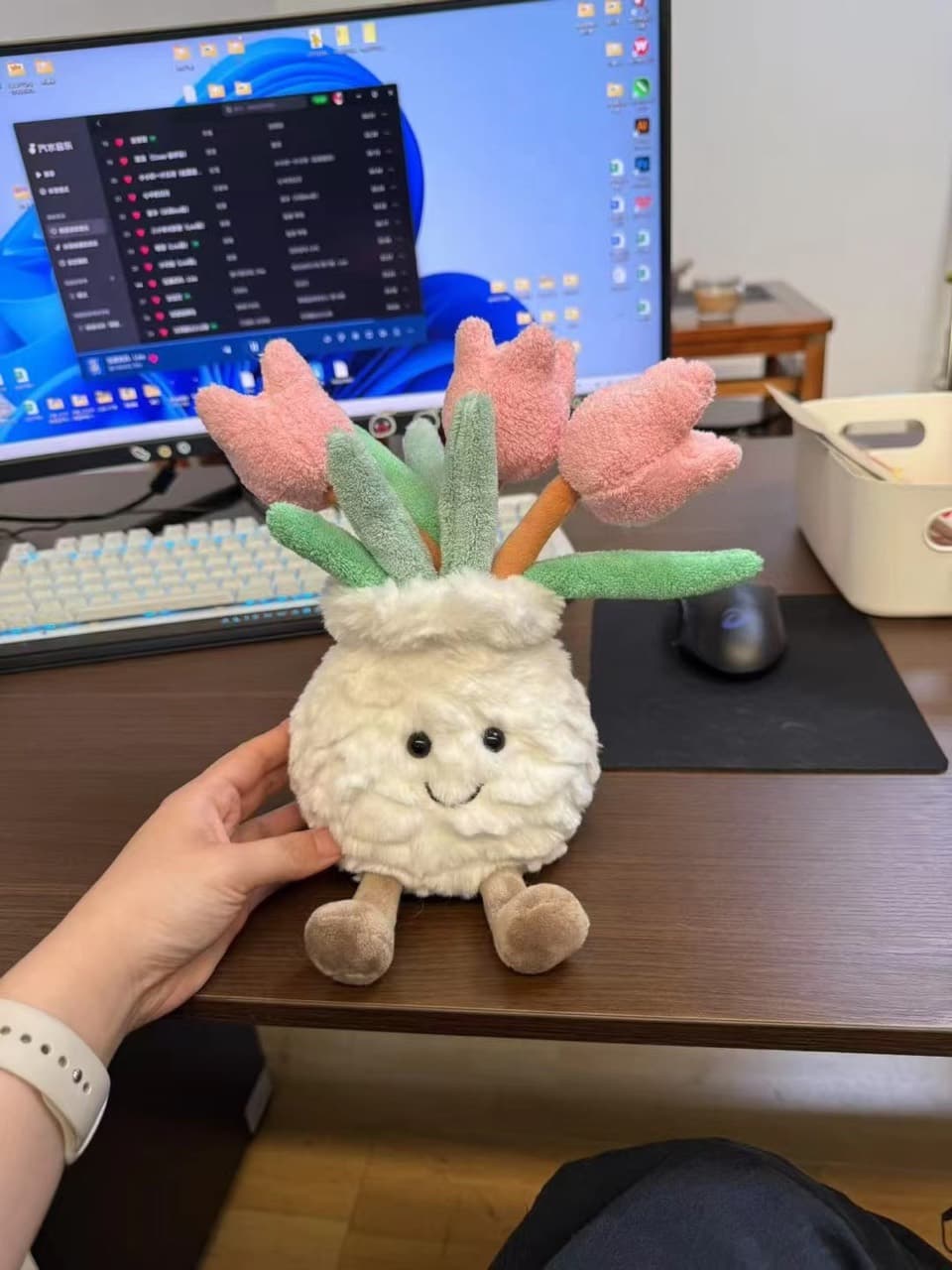 Peluche de diseño con forma de planta de tulipán